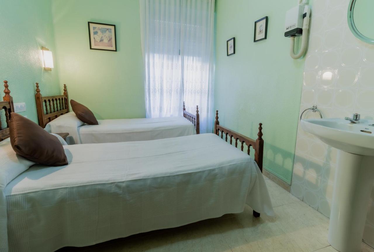 Pension Virginia By Vivere Stays Salamanca Exterior foto
