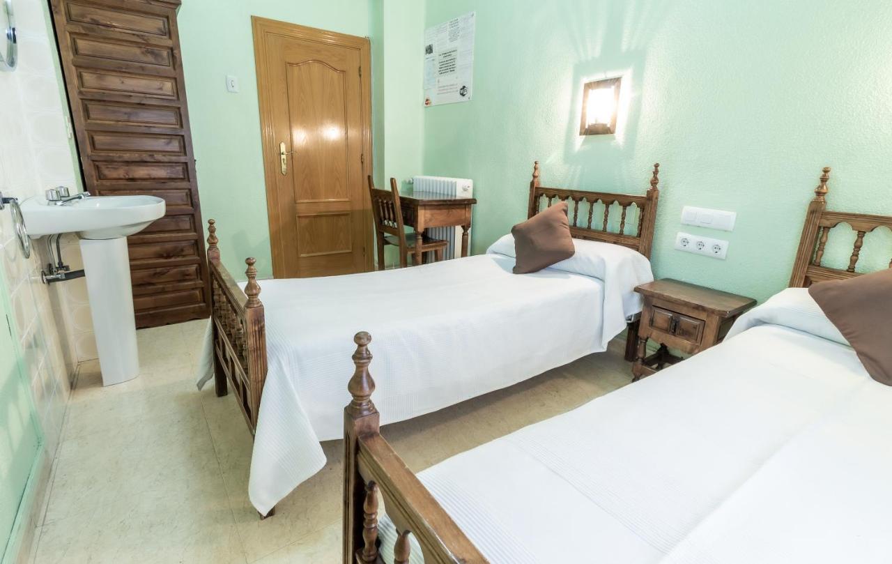 Pension Virginia By Vivere Stays Salamanca Exterior foto