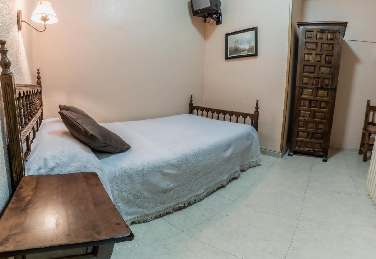 Pension Virginia By Vivere Stays Salamanca Exterior foto