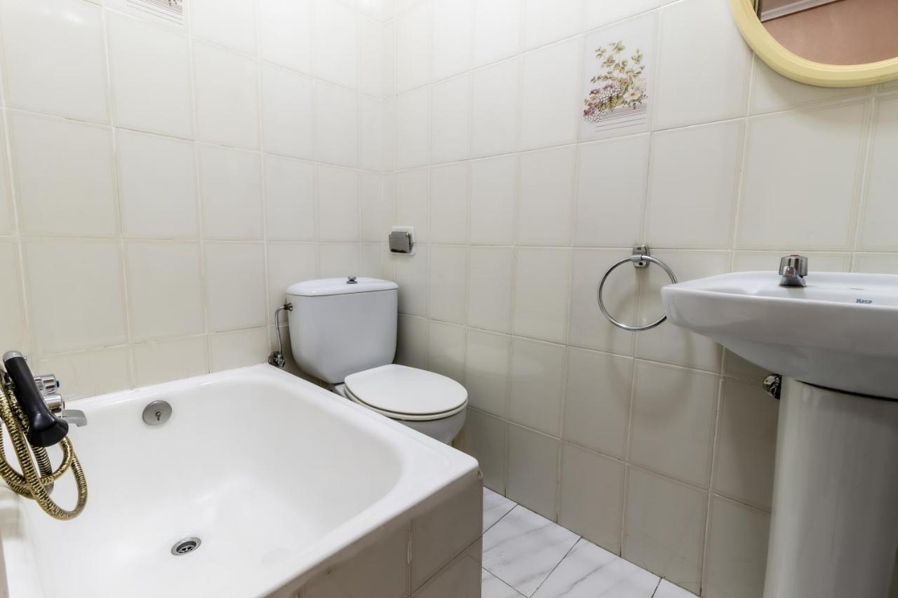 Pension Virginia By Vivere Stays Salamanca Exterior foto